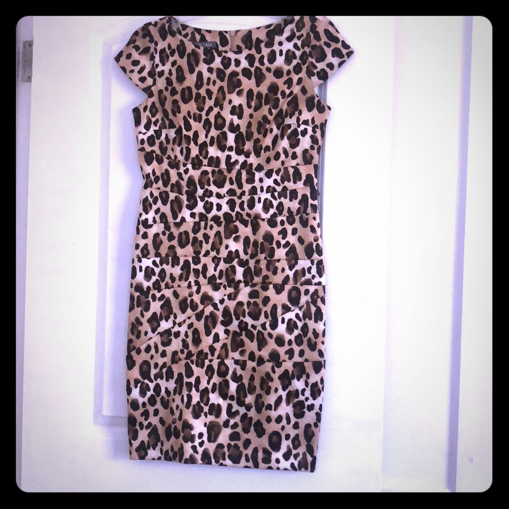 Roz & Ali leopard print dress size 4
